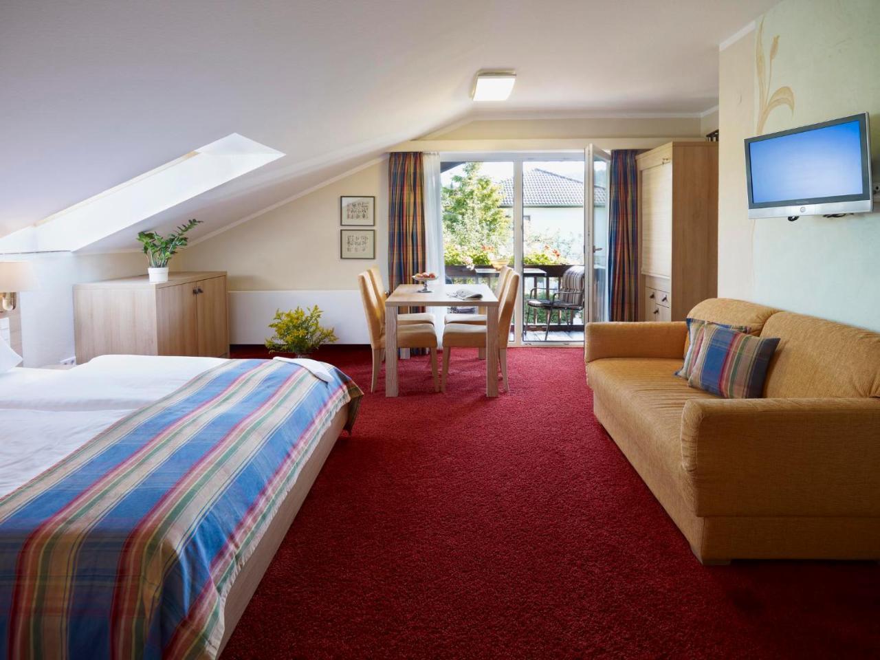 Landhaushotel Hof Wasserkuppe Poppenhausen Luaran gambar